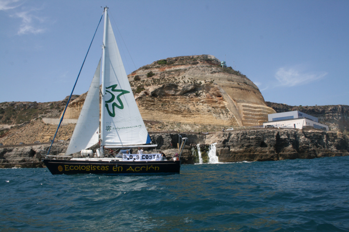 velero y salida de salmuera de la desaladora