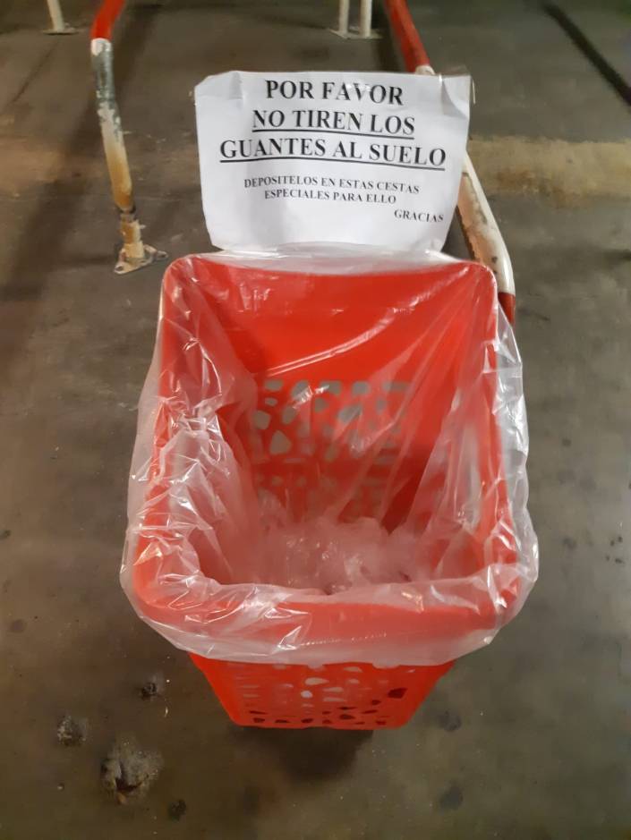 contenedor de guantes 2